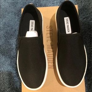 Steve Madden slip on shoes